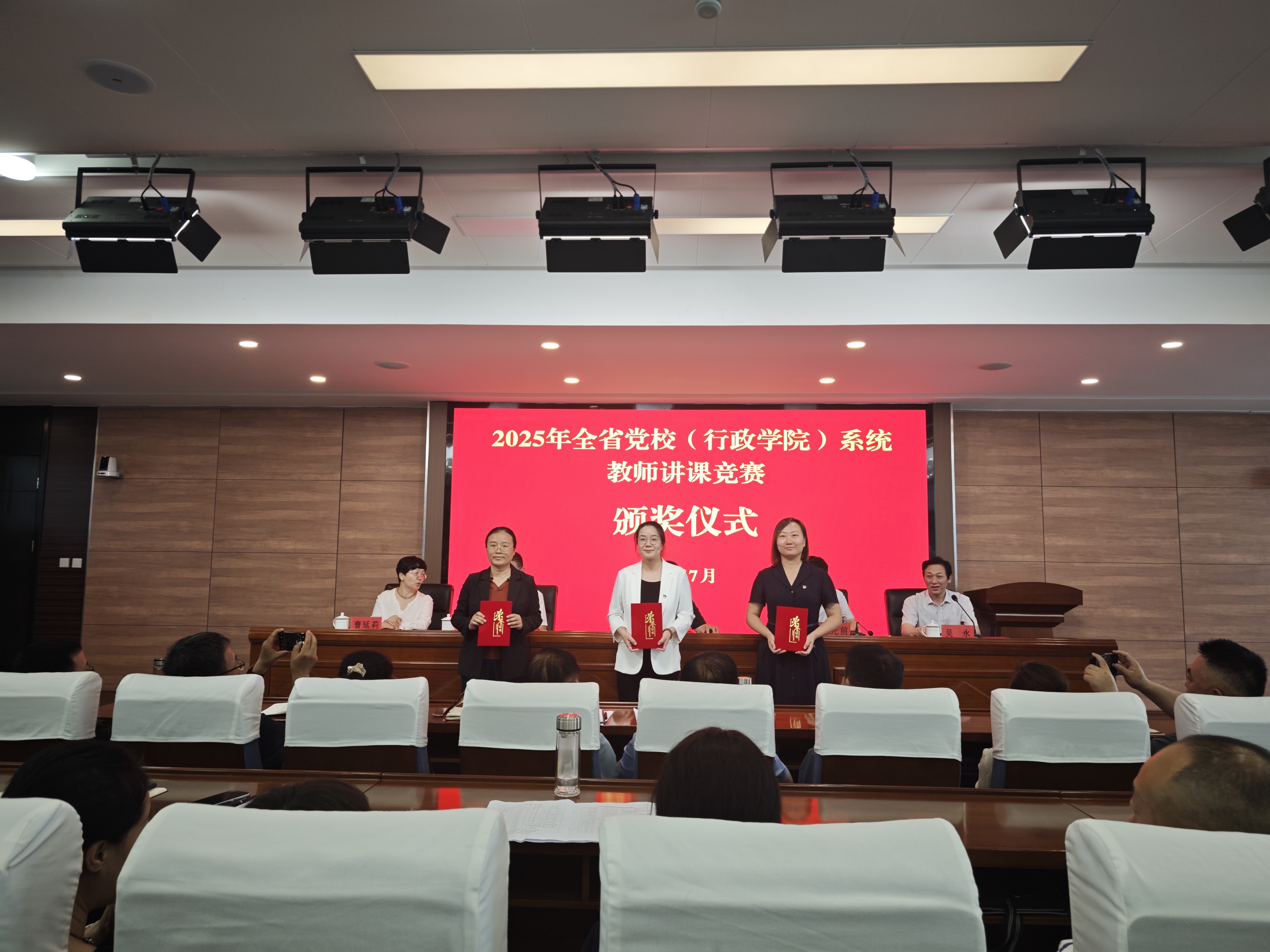 ed83f21bddd7d5ef02b01f8c93cd774.jpg ed83f21bddd7d5ef02b01f8c93cd774.jpg