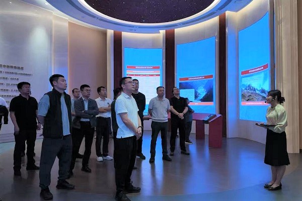 2025.10.21 省委党校(陕西行政学院)中青三班赴成都市开展实践教学 - 副本.jpg 2025.10.21 省委党校(陕西行政学院)中青三班赴成都市开展实践教学 - 副本.jpg